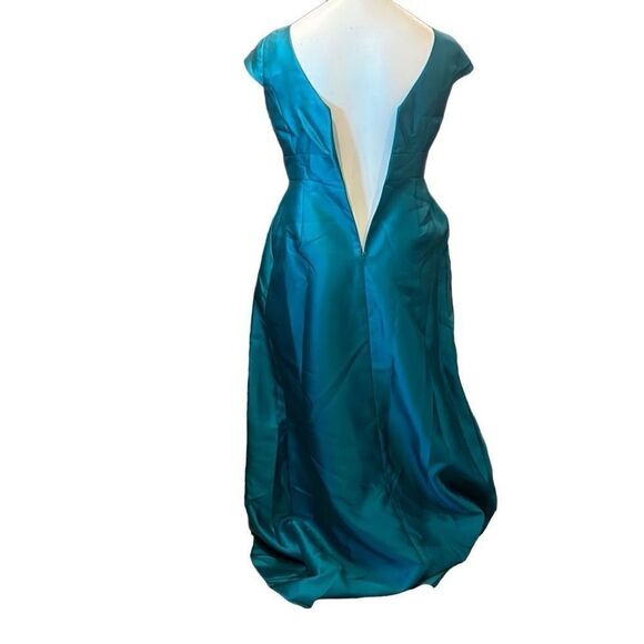 Alfred Sung Woman’s Dress Gown Wedding - Picture 6 of 12
